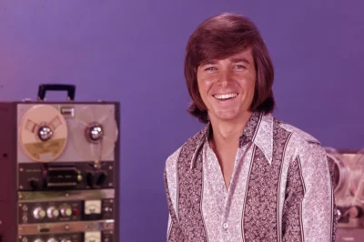 Where did it all go? Bobby Sherman’s glamorous past hides a quieter truth—he left the spotlight for a life of service. Now, fans ask: did he give it all away? We uncover the truth about his net worth, legacy, and who might have inherited it.
